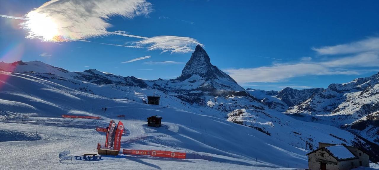 Appartement Au Centre De Zermatt Exterior foto